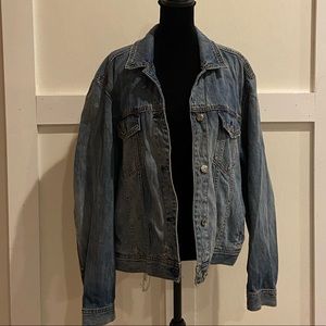🍁American Eagle distressed jean jacket